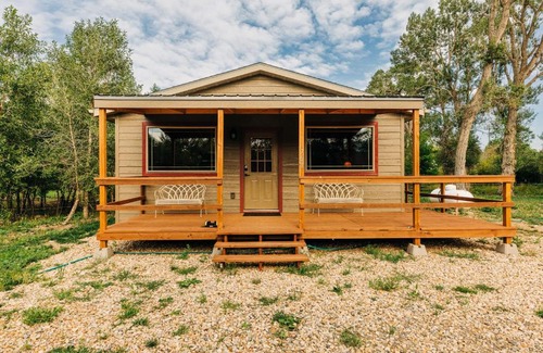 Dayton Villa | The Shire Valley Cottage & Cabin Ranch Retreat