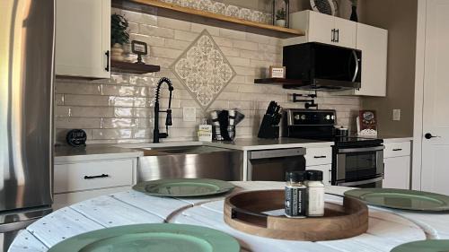 Bandera Apartment | The Shophouse at Transplant Acres