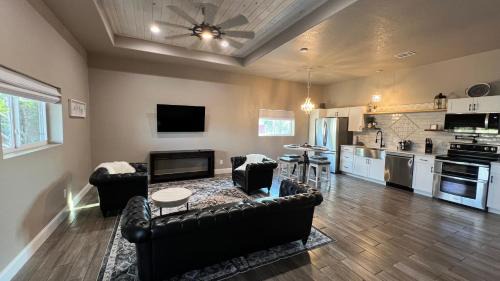 Bandera Apartment | The Shophouse at Transplant Acres