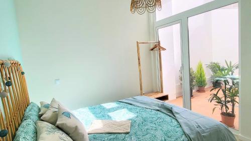 Espinho House | The Shore at Seaside Paradise - Cozy Patio on the Promenade