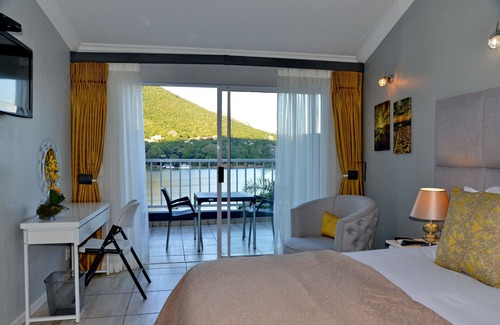 Kosmos House | The Shore House
