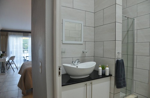 Kosmos House | The Shore House