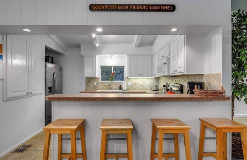 Granite Shoals House | The Shorewood | Dog-Friendly Lake Retreat