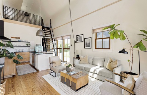 Brazos House | The Shotgun House from Fixer Upper; <2 Min Walk to Silos/Downtown; 800+ 5-Stars