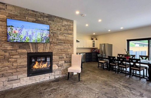 Bluewater Cottage | the Signal - New Cedar Sauna!