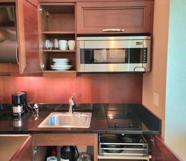 Las Vegas Apartment | The Signature at MGM Condo! Stunning Strip Views & No Resort Fees!