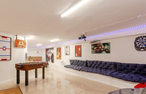 Almendrales Apartment | The Silk Road Stay