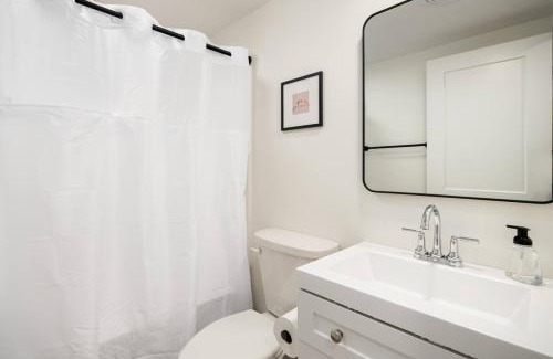 Morton Apartment | The Silo 8 - Modern 2BD in a Quiet Neighborhood