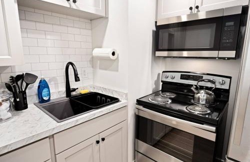 Morton Apartment | The Silo 8 - Modern 2BD in a Quiet Neighborhood