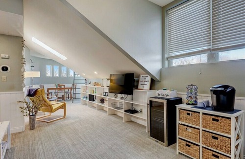 Lake Geneva Apartment | The Silo at The Hayloft |Historic Home |Pool |Gym |Pool Table |Near Lake, Pumpkin Patch & Winterfest