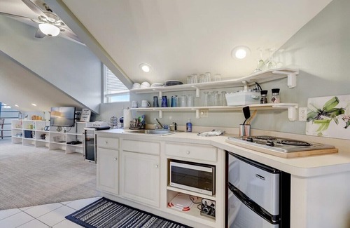 Lake Geneva Apartment | The Silo at The Hayloft |Historic Home |Pool |Gym |Pool Table |Near Lake, Pumpkin Patch & Winterfest