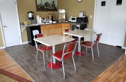 Marshfield Hotel | The Simplicity Inn