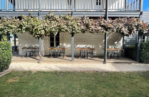Jugiong Apartment | The Sir George