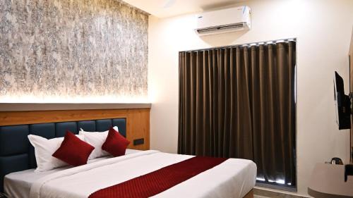 Dwarka Hotel | The Sky Comfort Hotel Mahi