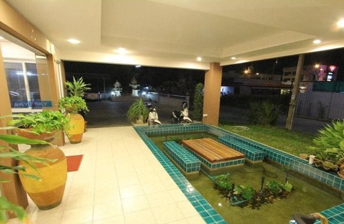 Chonburi Hotel | The Sky Condo