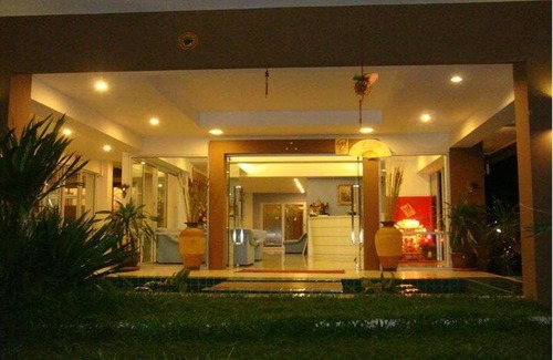 Chonburi Hotel | The Sky Condo