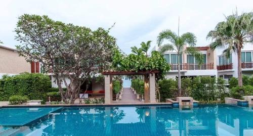 Bang Kao Villa | The Sky Cozy pool villa garden view