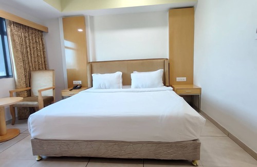 Anand Hotel | The Sky Imperial Hotel The Maison