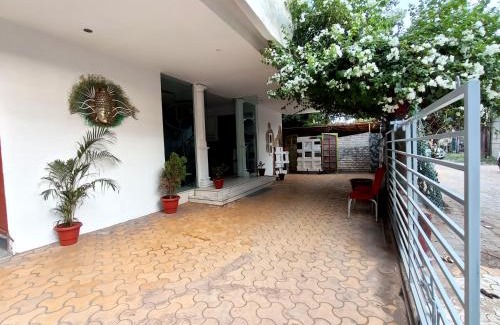 Vadodara Hotel | The Sky Imperial Hotel Yahvi
