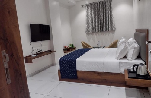 Tuljapur Hotel | The Sky Land Hotel & Restaurant