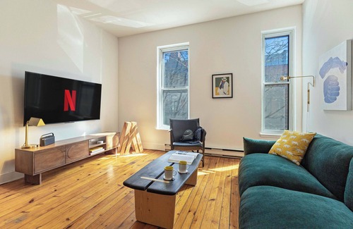 Little Burgundy Apartment | The Slant, a private apartment in a trendy neighbourhood of Montreal