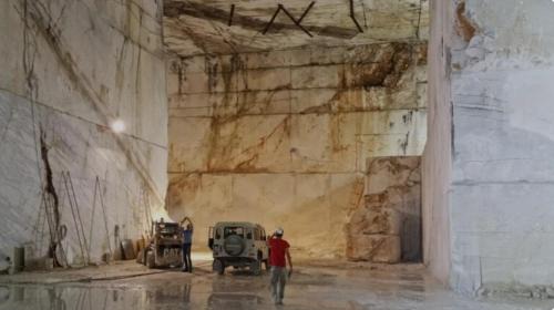 Colonnata Apartment | The small waterfall house, la cascatella