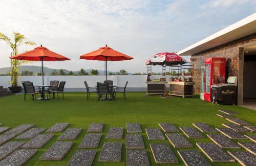 Kampung Padang Matsirat Hotel | The Smith House