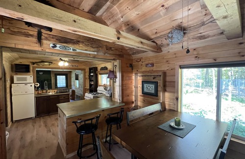 Maple View Cabin | The Snag and Drag on Snowmobile Trail C5A