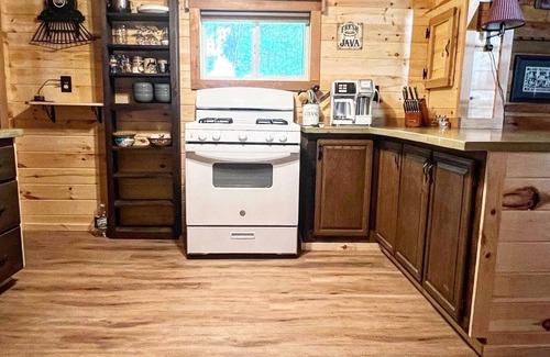Maple View Cabin | The Snag and Drag on Snowmobile Trail C5A