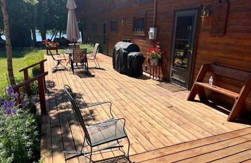 Drummond House | The Sniderhaus with beautiful sunsets and trails nearby. A large dock.