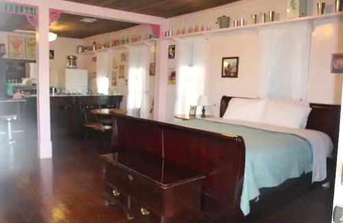Morgan Mill Cottage | The Soda Shoppe-@ Rooms at The Oak Dale