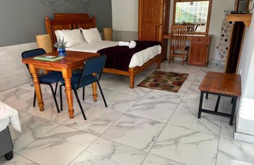 Kimberley House | The Solomon Guest House