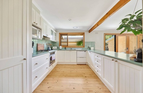 Surf Coast House | The Spa House - Jan Juc