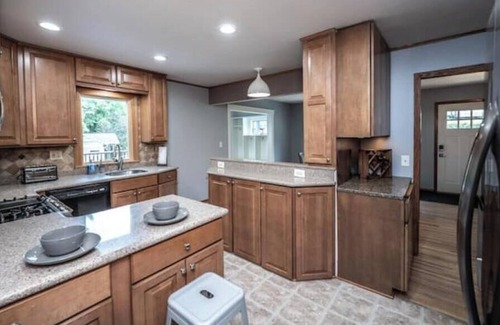 Minnetonka House | The Spacious Minnetonka 5BR Retreat Cable Lux Life