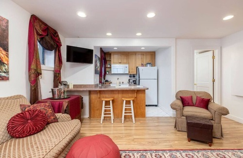 Lower Avenues Apartment | The Speakeasy - Apt in Historic Avenues