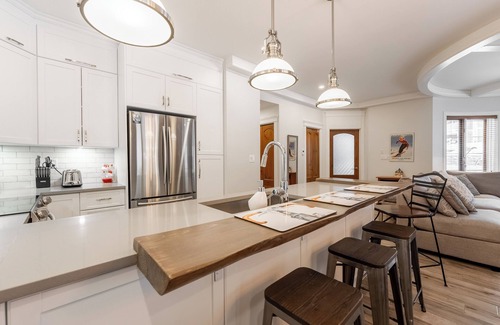Tremblant-Les-Eaux Ski Chalet | The Sport House | BBQ | Lake | Pool | Fireplace