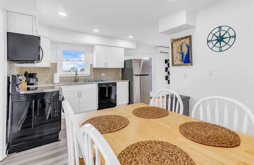 Frenchtown-Rumbly House | The Sportman's Cottage House- Perfect for relation, fun and enjoying beautiful views