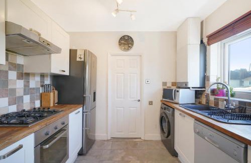 Broad Green Apartment | The Spot