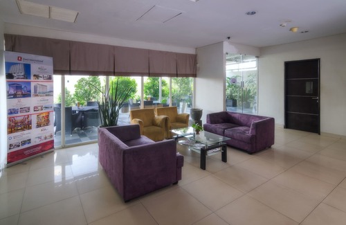 Siwalankerto Hotel | The Square