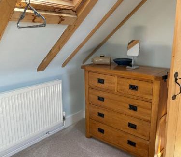 Croxley Green House | The stable near the business park tube Harry Potter airports