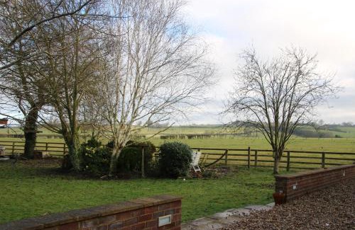 North Marston Bed & Breakfast | The Stables B&B @ Pear Tree Cottage