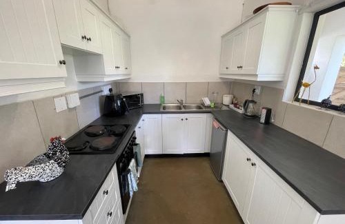 Howick Apartment | The Stables, Central Garden Cottage in Howick