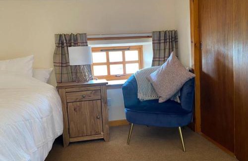 Melrose House | The Stables, charming converted, 2 bedroom Cottage, Melrose