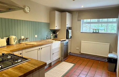Alton House | The Stables - detached bungalow in Alton