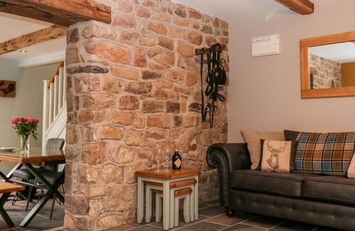 Cauldon Low House | THE STABLES, family friendly, character holiday cottage in Ramshorn