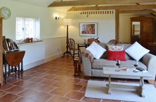 Shatterling House | The Stables