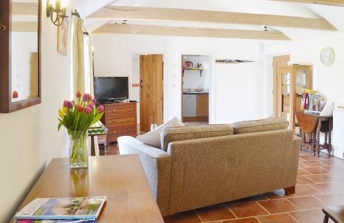 Shatterling House | The Stables