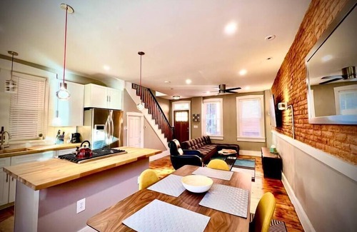 Historic Downtown Lancaster House | THE STAGE HOUSE - CITY CENTER THEATER DISTRICT