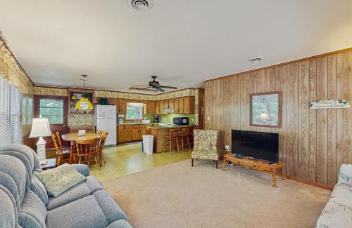 Emerald Isle House | The Stanley Cottage (upstairs)
