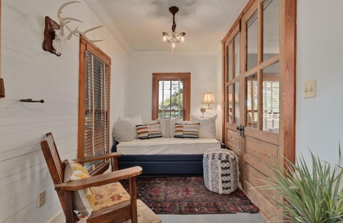 Bouldin House | The Stanley Historic Home plus Cabin with Pool, BBQ